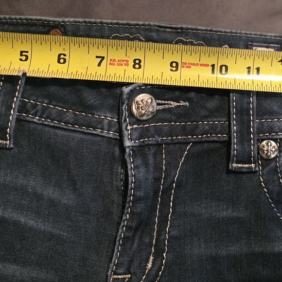 Stylish Blue Denim Jeans - Picture 3 of 13